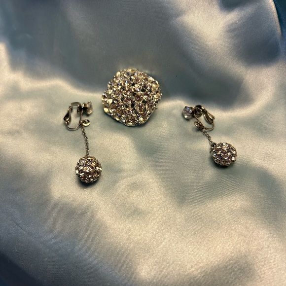 Earrings and brooch- rhinestone vintage, earrings are clip- ons - Picture 7 of 8